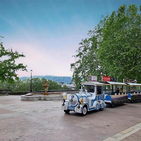 Quartier Historique Et Populaire Du Chateau De โป ภายนอก รูปภาพ